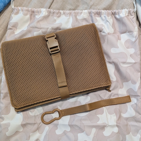 Dagne Dover Joey Changing Kit - Picture 1 of 2